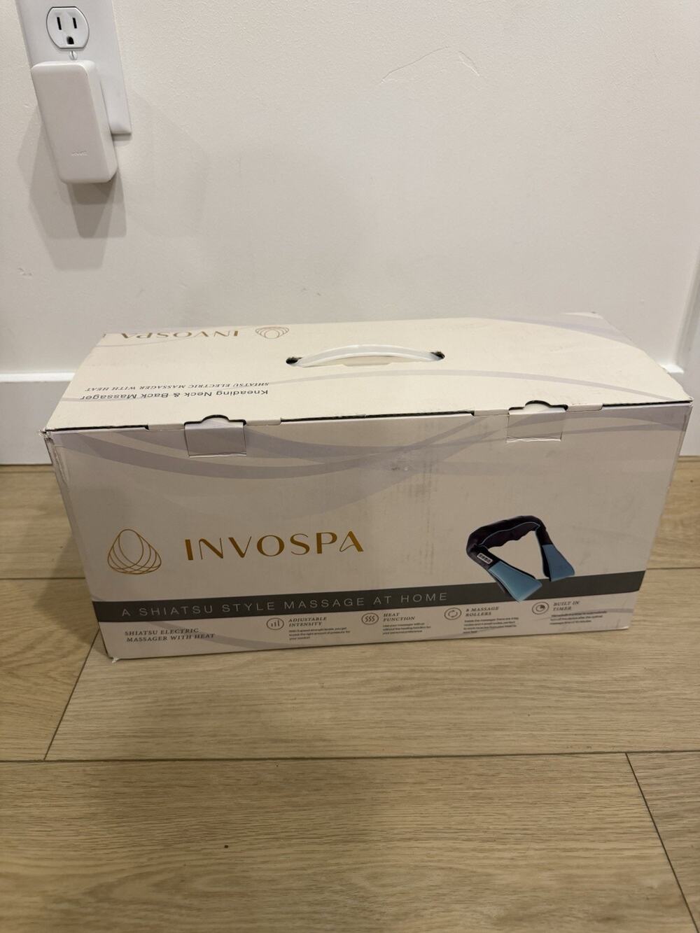 INVOSPA Shiatsu Neck Shoulder and Back Massager with Heat for Home or Auto